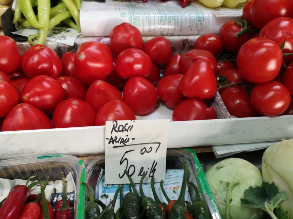 Prețul uriaș cu care au ajuns să se vândă roșiile românești 761783