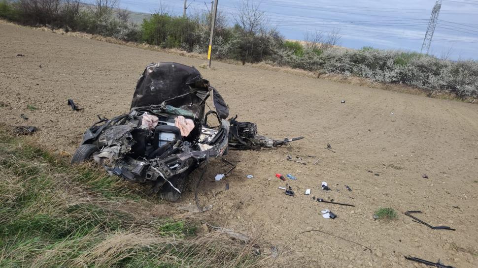 Un bărbat de 78 de ani, care conducea cu peste 200 km/h, a provocat un accident cu trei morţi pe "Drumul Morţii", în Bacău 761982