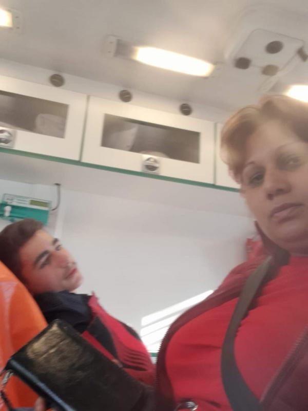 Romeo și Julieta de Petricani. Un elev a fost bătut de tatăl iubitei sale, pentru că nu era de acord cu relația lor 762044