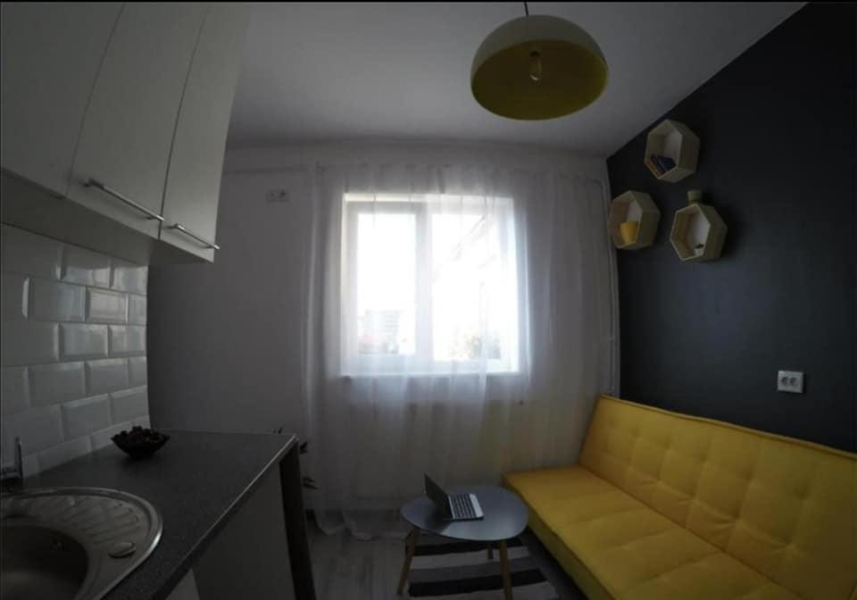O garsonieră din Galați, mai mică decât cea din Cluj de 11 metri pătrați, scoasă la vânzare. Câți bani cere proprietarul 762315