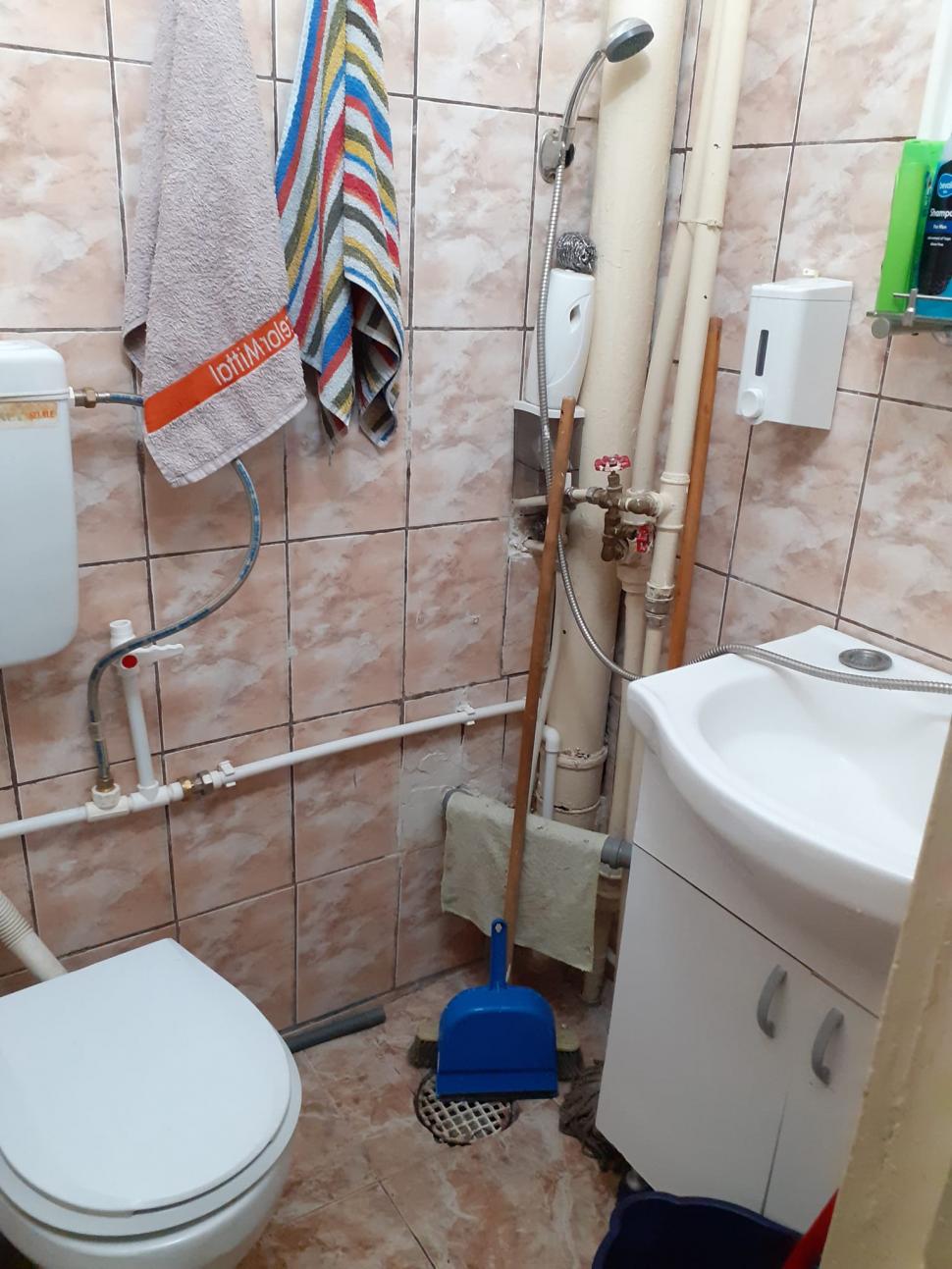 O garsonieră din Galați, mai mică decât cea din Cluj de 11 metri pătrați, scoasă la vânzare. Câți bani cere proprietarul 762317