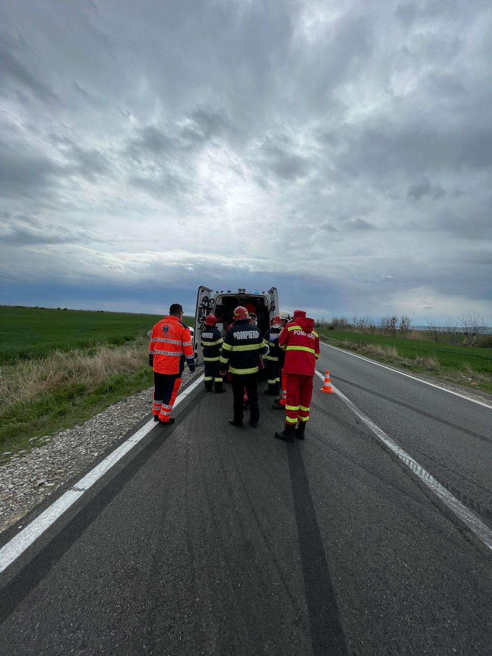 Accident cu patru mașini în comuna Fântânele din Prahova. Bărbat rănit grav, preluat de elicopterul SMURD 762636