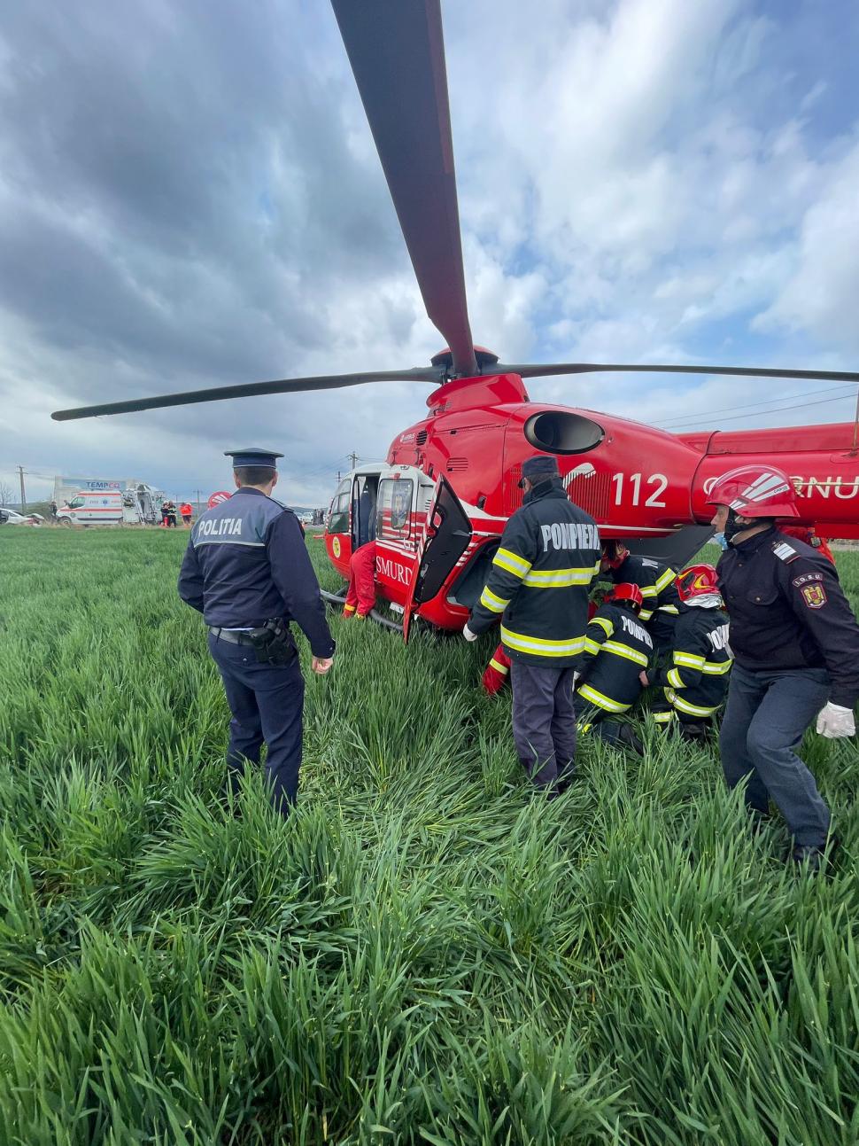 Accident cu patru mașini în comuna Fântânele din Prahova. Bărbat rănit grav, preluat de elicopterul SMURD 762639