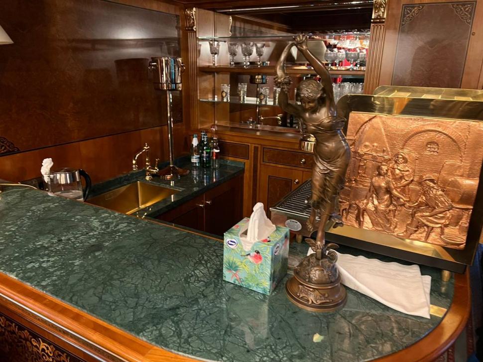 Imagini cu averea lui Viktor Medvedchuk, oligarhul lui Putin capturat în Ucraina. Cum arată vagonul de aur de 25 de milioane de dolari 762655