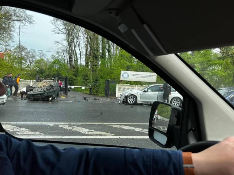 Carambol cu 6 mașini pe DN1, în orașul Otopeni. Elicopterul SMURD a fost chemat la fața locului 762896