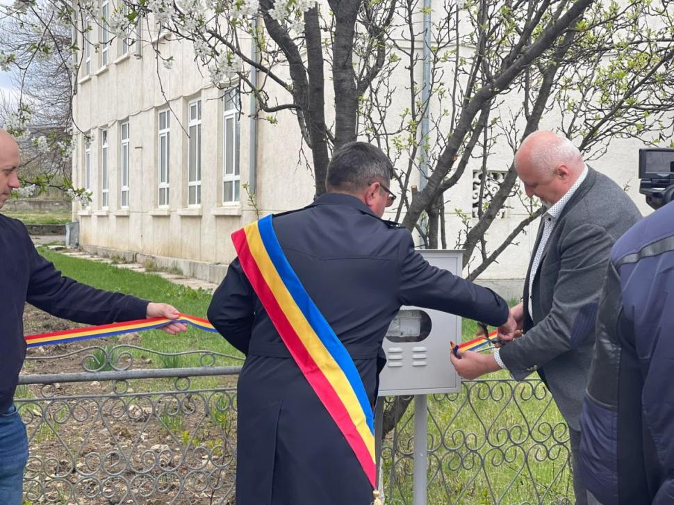 Contor de gaze, sfințit de preoți şi inaugurat cu panglică tăiată, pâine și sare, în Botoșani 762788