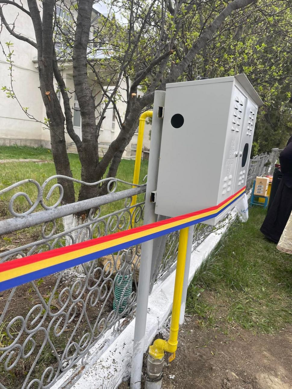 Contor de gaze, sfințit de preoți şi inaugurat cu panglică tăiată, pâine și sare, în Botoșani 762794