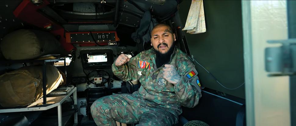 Dani Mocanu şi-a lansat pe YouTube videoclipul cu tancul. "A lovit intenţionat maşinile ca să-şi facă reclamă" 762819