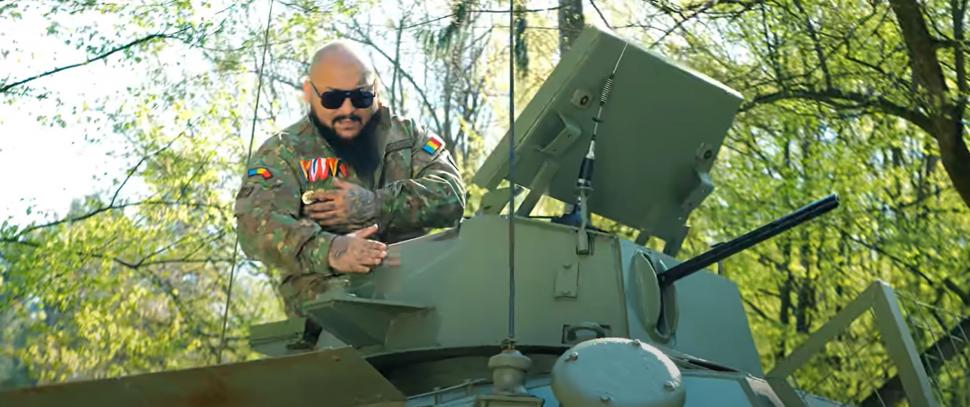 Dani Mocanu şi-a lansat pe YouTube videoclipul cu tancul. "A lovit intenţionat maşinile ca să-şi facă reclamă" 762820