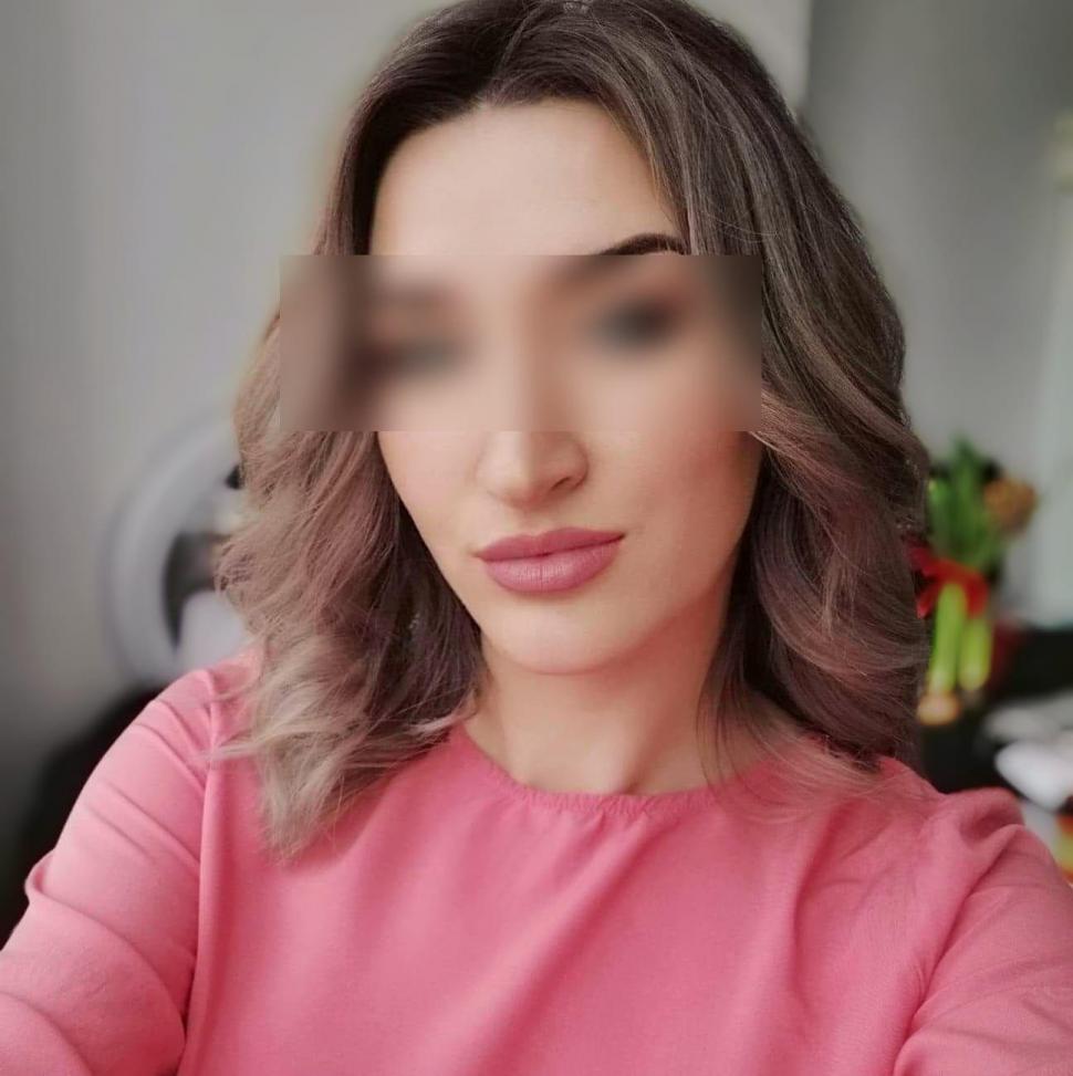 Ea e mama înjunghiată de soț într-o grădiniță din Brașov. Tavi a lovit-o pe Alina până când s-a rupt cuţitul 762740