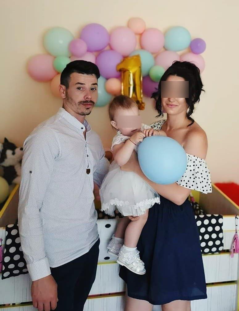 Ea e mama înjunghiată de soț într-o grădiniță din Brașov. Tavi a lovit-o pe Alina până când s-a rupt cuţitul 762743