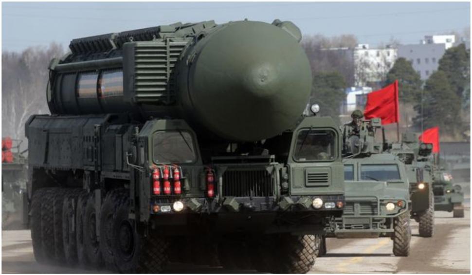 Vladimir Putin etalează o rachetă nucleară intercontinentală la repetițiile pentru ”Ziua Victoriei” 763061