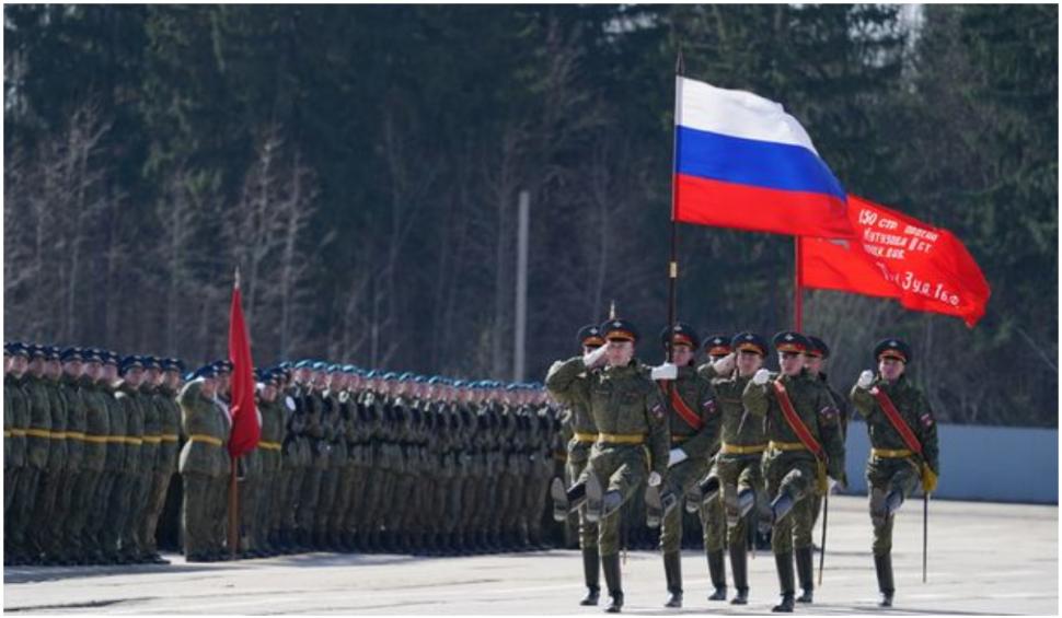 Vladimir Putin etalează o rachetă nucleară intercontinentală la repetițiile pentru ”Ziua Victoriei” 763063