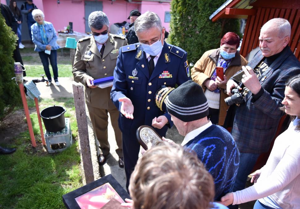 Constantin Sandu, veteran de război, a împlinit 100 de ani: "Peste tot m-a ajutat Dumnezeu" 763364