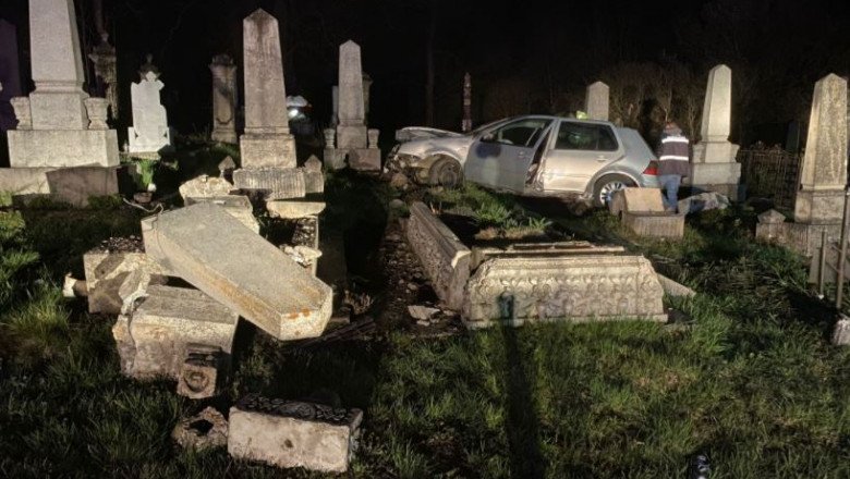 Un şofer beat a intrat cu maşina într-un cimitir din Cluj