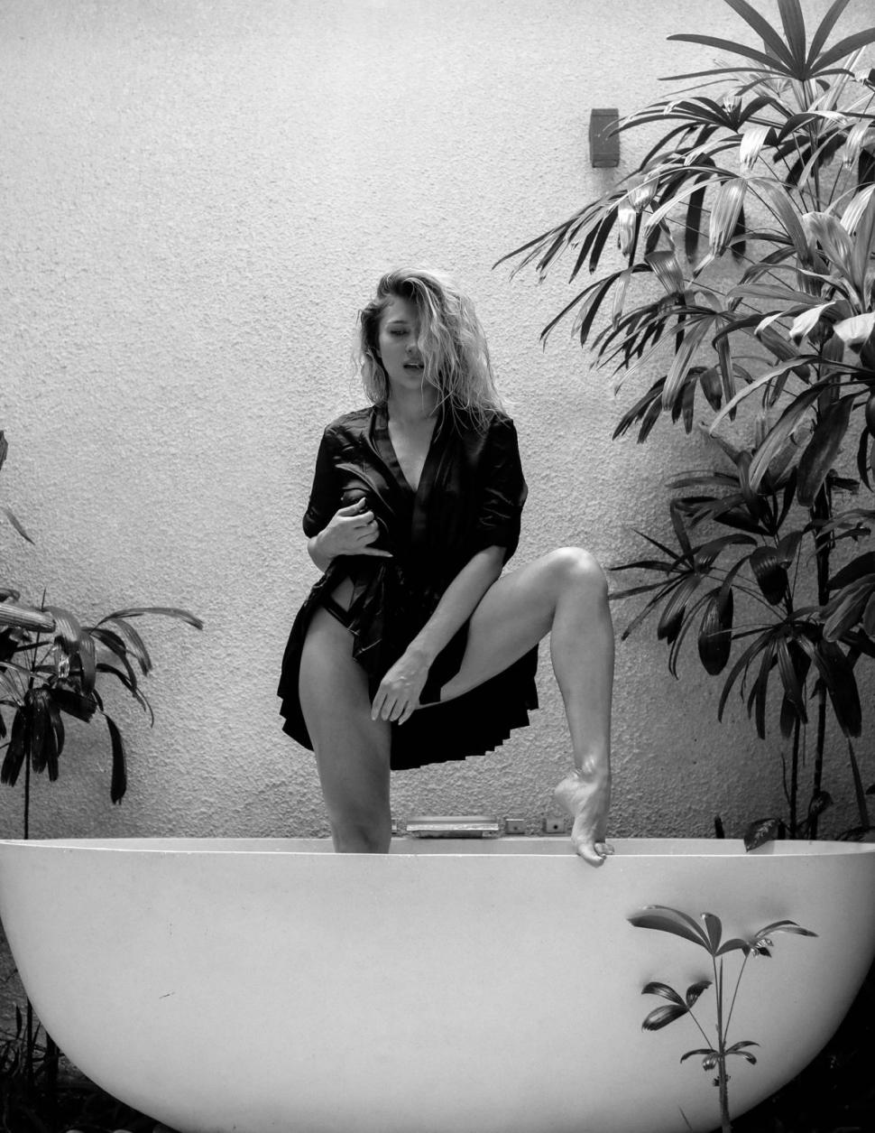 Alimentul la care a renunțat Lora. ”Nu înțelegeam de ce mă umflu, fără să mănânc” 763887