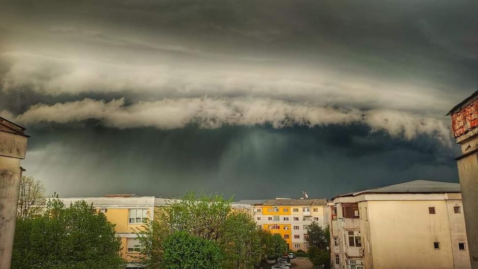 Fenomen spectaculos la Târgu Jiu. Oamenii spun că nu au văzut niciodată așa ceva 763857