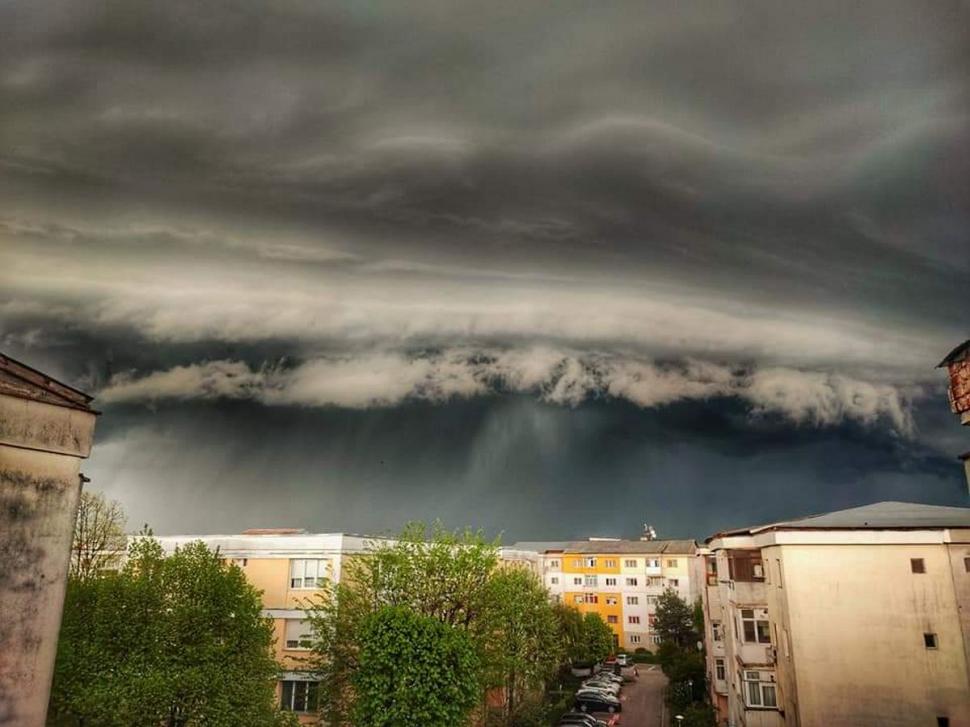 Fenomen spectaculos la Târgu Jiu. Oamenii spun că nu au văzut niciodată așa ceva 763859