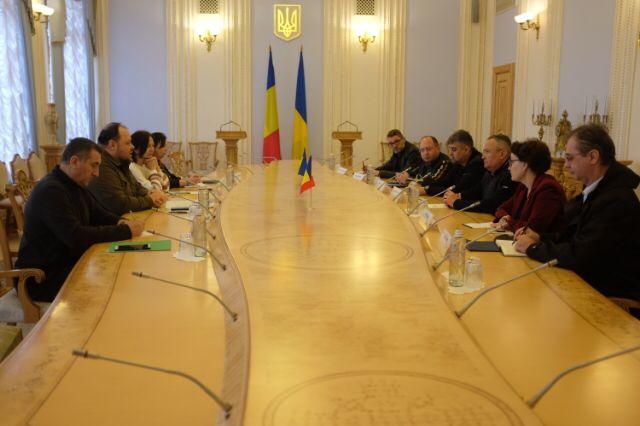 Imagini cu Marcel Ciolacu și Nicolae Ciucă la Kiev, cu Volodimir Zelenski. Vizita ar fi trebuit să aibă loc mâine, împreună cu Florin Cîțu 764183