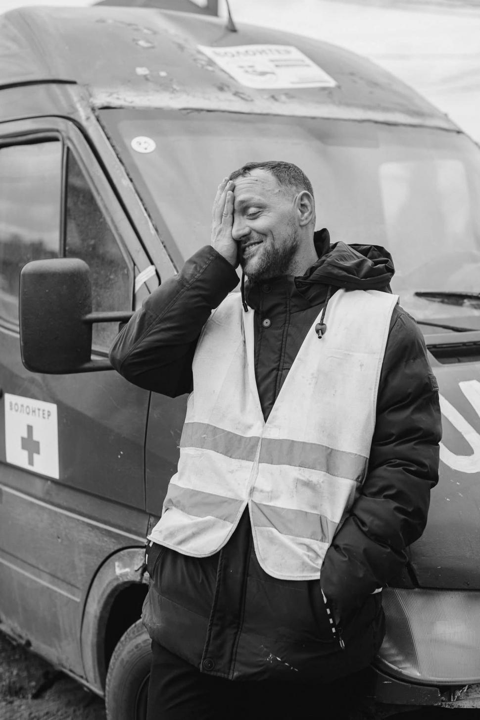 Bărbatul care a salvat 200 de ucraineni din Mariupol cu duba sa veche: ”Cel mai rău era când se făcea liniște” 764316