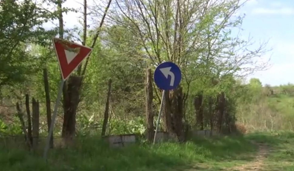Comuna din România unde pietonii au obligatoriu la dreapta și mașinile care merg pe interzis cedează trecerea