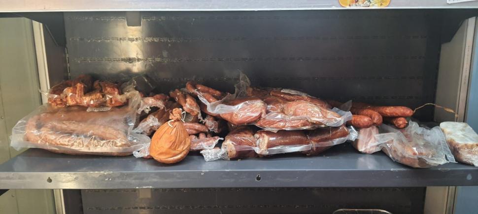 Nereguli grave găsite de ANPC la 38 din 39 comercianți din Hala Obor. Inspectorii cer închiderea definitivă a două unități 764430