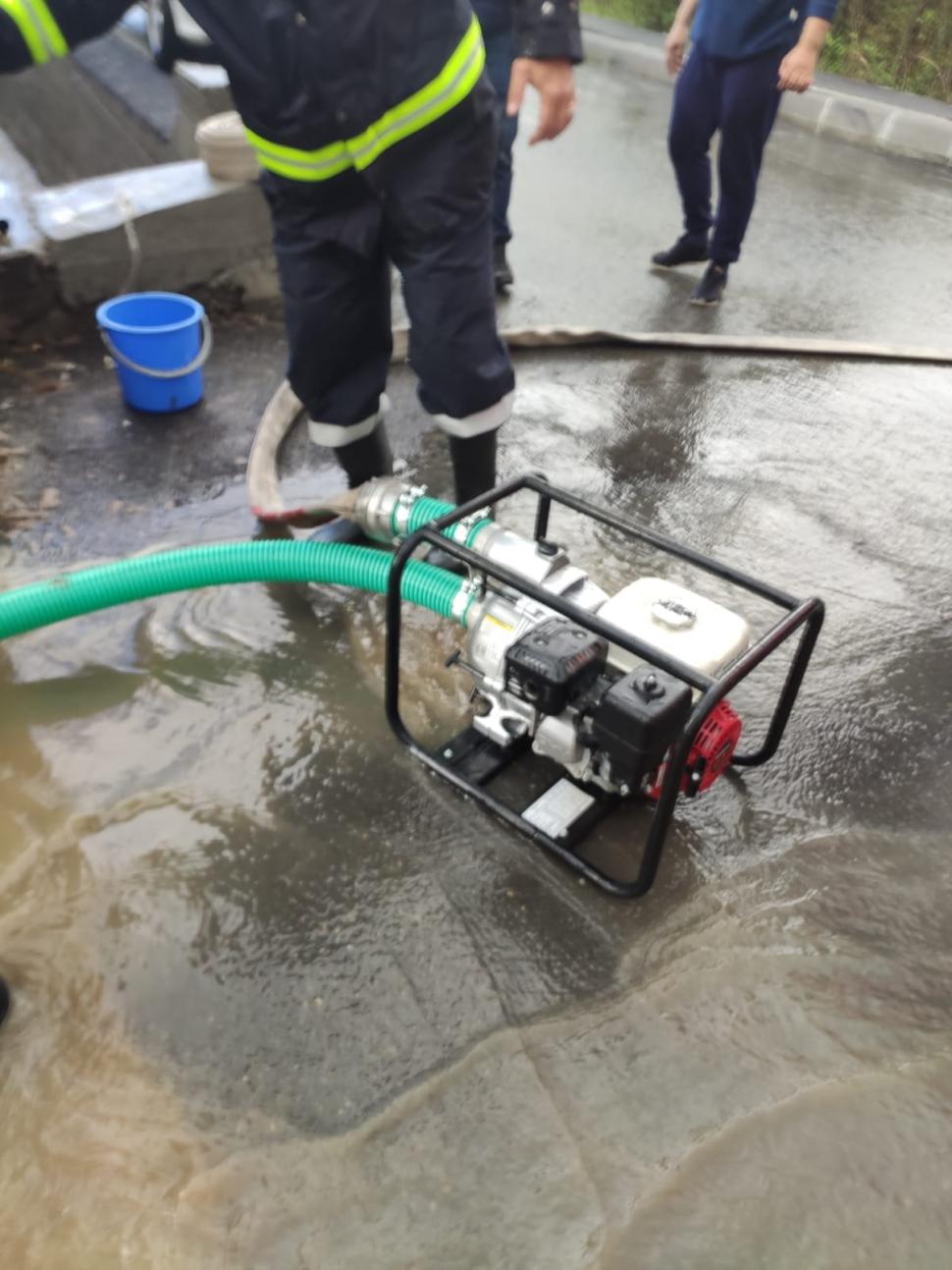 Fenomene meteo extreme în întreaga ţară: Ploi torenţiale, grindină, ninsoare şi frig | Care sunt zonele cele mai afectate 764613