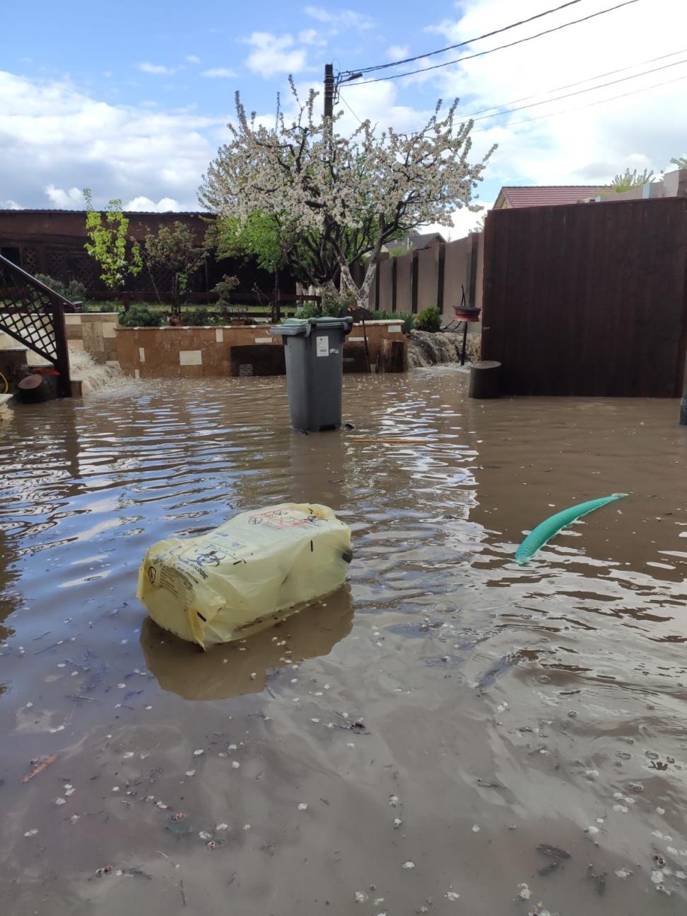 Fenomene meteo extreme în întreaga ţară: Ploi torenţiale, grindină, ninsoare şi frig | Care sunt zonele cele mai afectate 764620