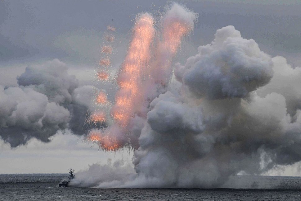 Rusia recunoaște în premieră: a lansat rachete Kalibr asupra Ucrainei de pe un submarin aflat în Marea Neagră
