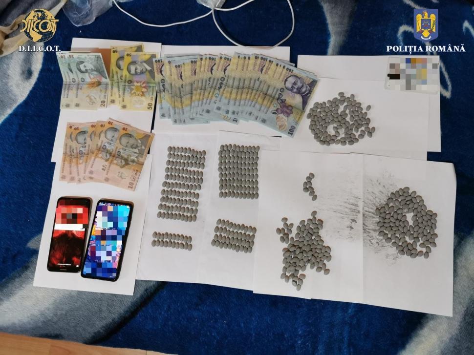 Zeci de percheziții la mare, înainte de 1 mai: Droguri confiscate și 14 bărbați reținuți de DIICOT 764685