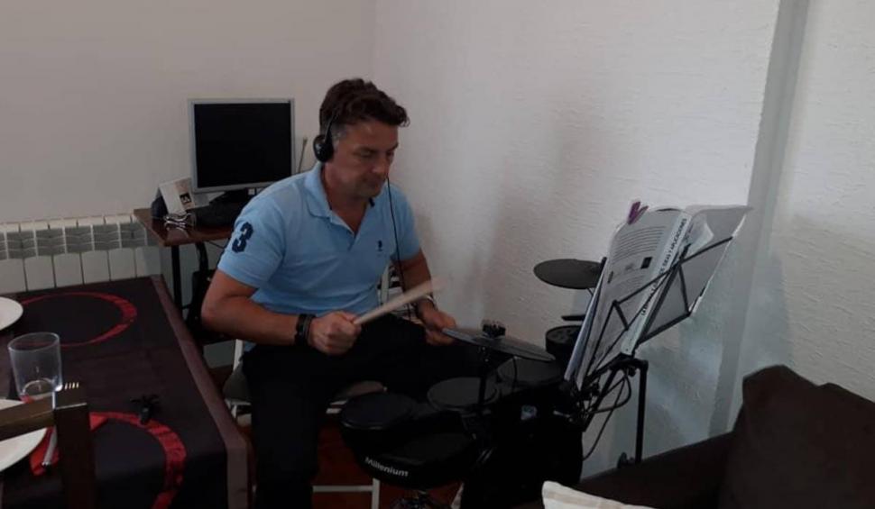 Lacrimi pentru Cristian, şoferul român de TIR care a murit strivit în propria cabină într-un accident din Spania: ”Nimeni nu este întrebat când doreşte să plece din această lume” 764936