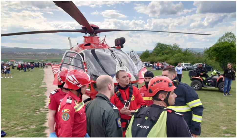 Grav accident în Alba: Un ATV cu doi minori s-a răsturnat la Râpa Roşie. Intervin alpiniştii şi elicopterul SMURD 765044