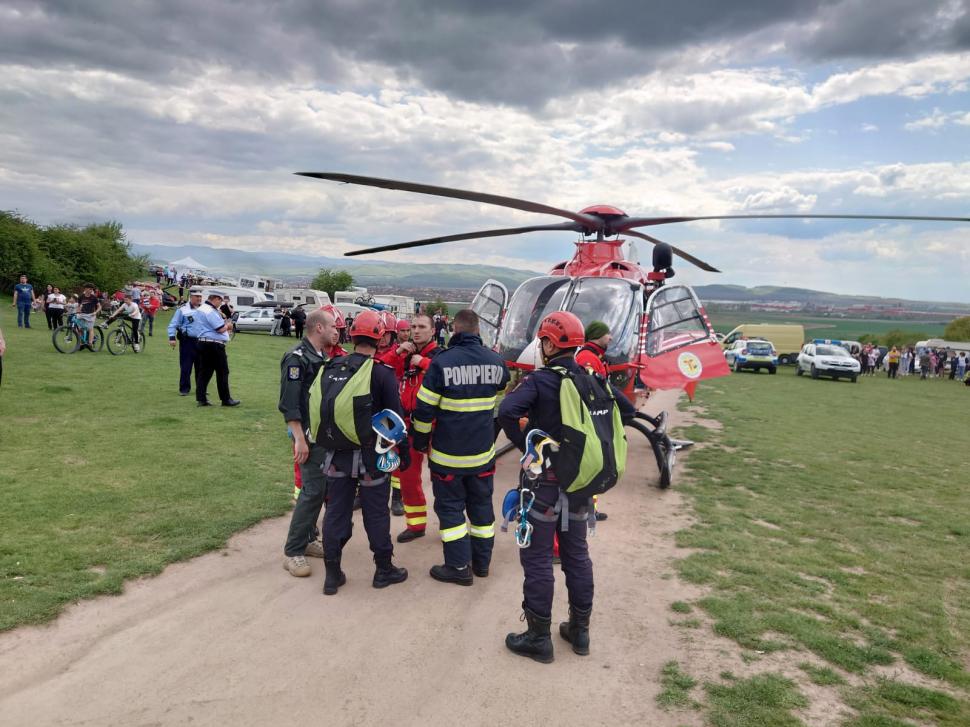 Grav accident în Alba: Un ATV cu doi minori s-a răsturnat la Râpa Roşie. Intervin alpiniştii şi elicopterul SMURD 765047