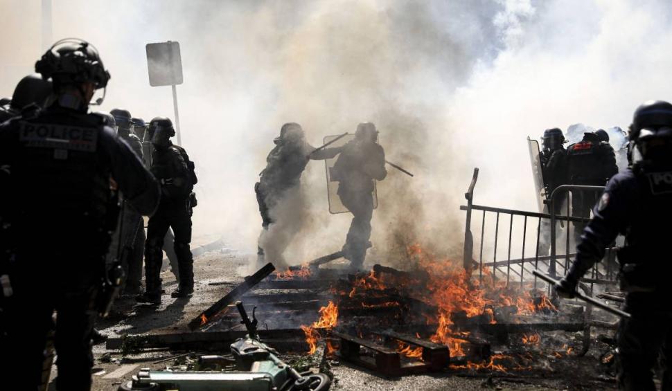 Proteste în Franța de 1 Mai. Manifestări violente la Paris | Poliția a reținut zeci de persoane  765115