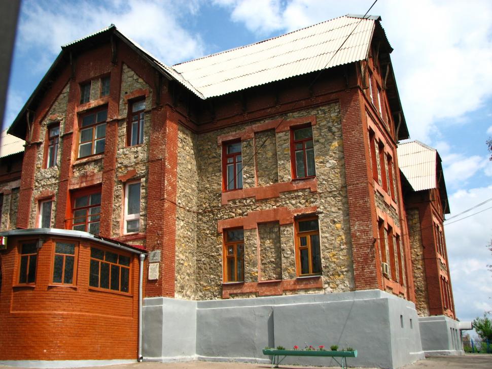 Gimnaziul din Lugansk care a supraviețuit celor două războaie mondiale și a fost pus la pământ de "animalele fără valori"| Morți și răniți la Odesa 765273