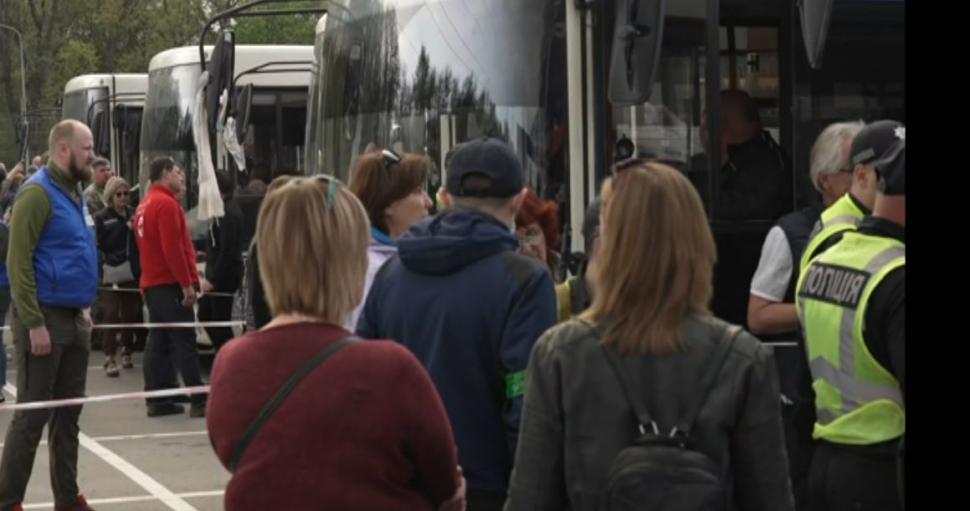 Ce s-a întâmplat cu civilii evacuați din uzina Azovstal, încercuită de forțele ruse la Mariupol 765524