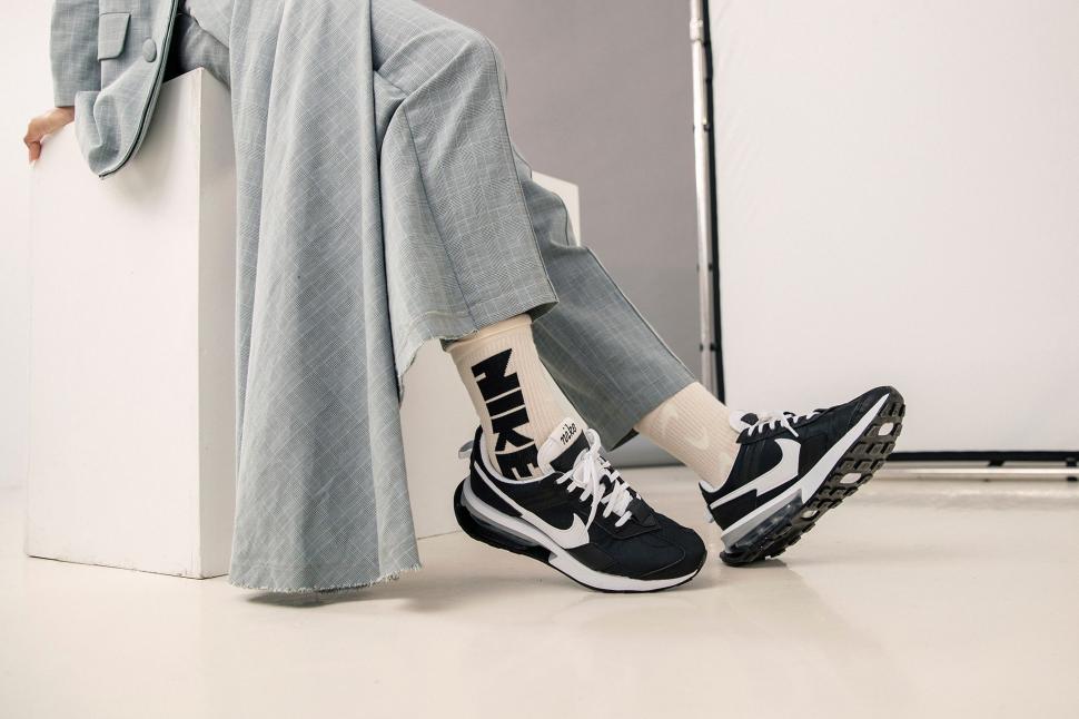 Sneakerheads, bucurați-vă! A sosit momentul! Give Fresh Air BUCHAREST! 765377