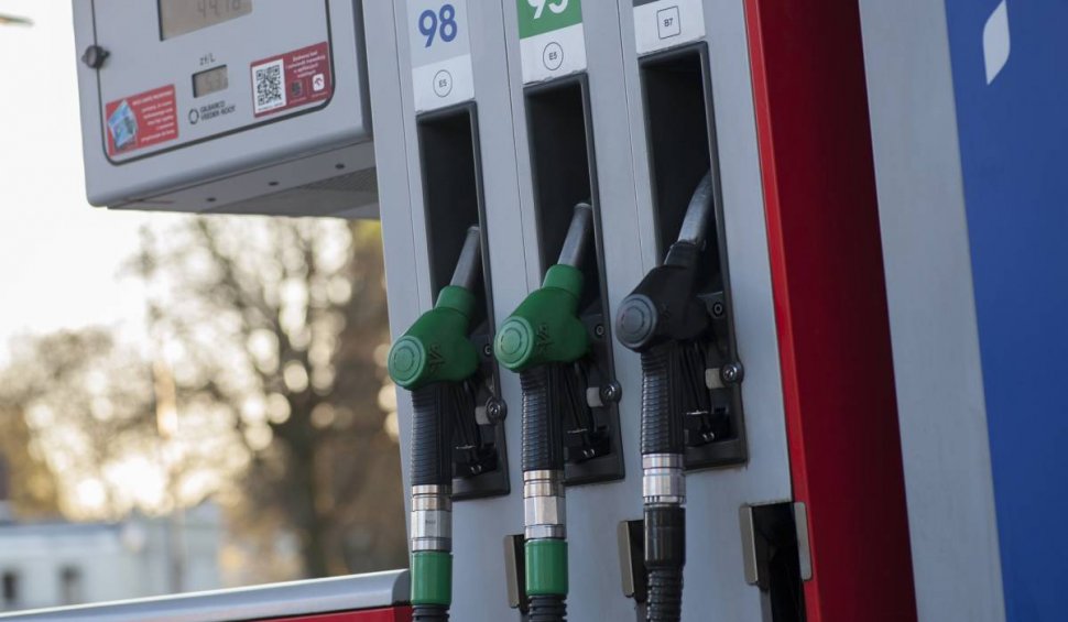 Prețul benzinei și al motorinei în România, astăzi, 3 mai 2022. Stațiile care practică cele mai bune prețuri