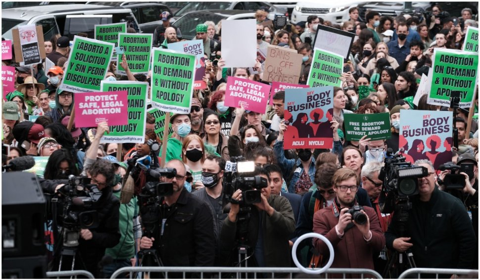 Curtea Supremă ar putea anula dreptul la avort în SUA | Protestatarii au ieșit în stradă