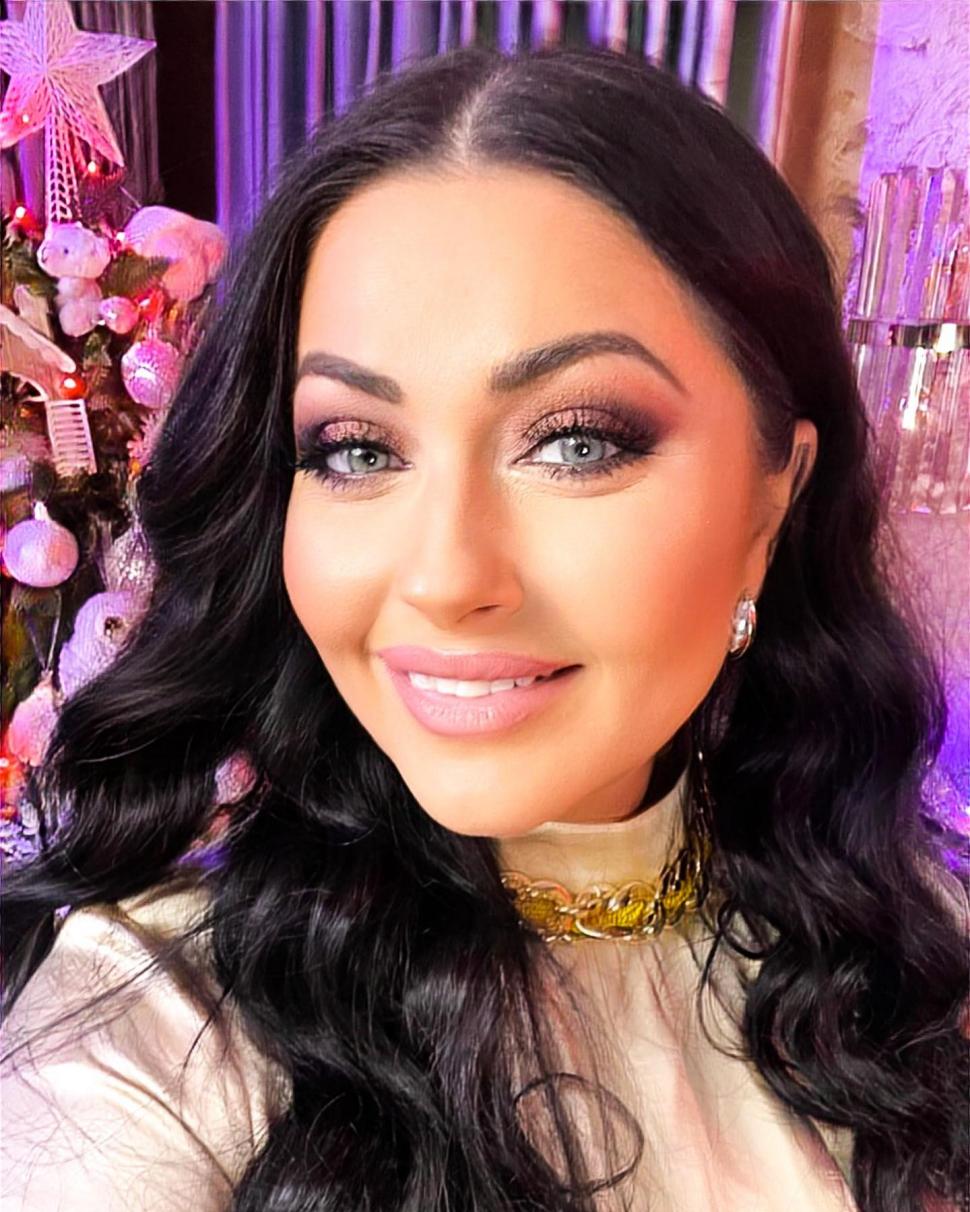Gabriela Cristea, internată în spital, cu perfuzie: ”Corpul cedează” 765734