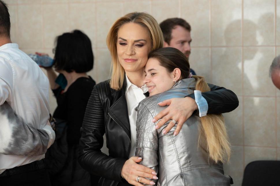 Gabriela Firea: "În România au găsit refugiu aproape 40.000 de copii ucraineni fugiți din calea bombardamentelor" 765611