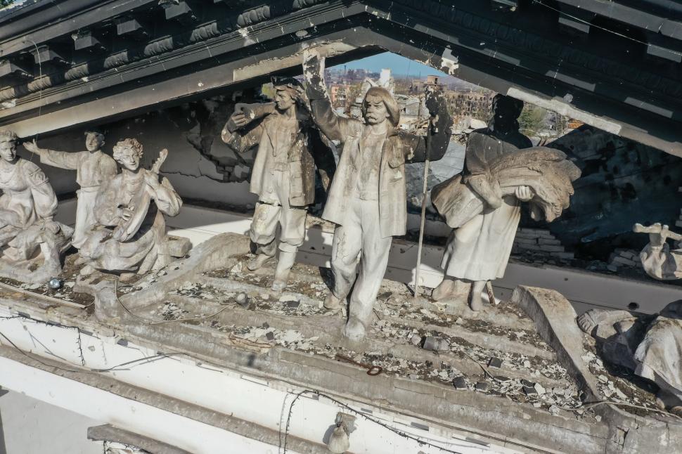 Adevărul despre atacul asupra Teatrului din Mariupol, dezvăluit de Associated Press 765858