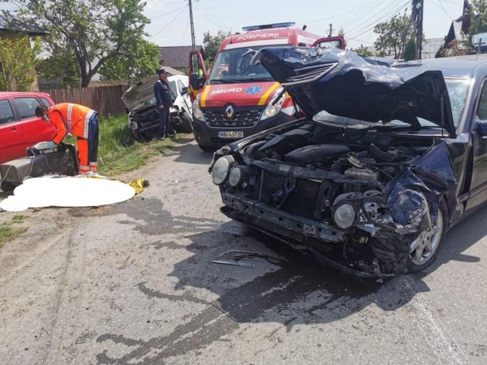 Accident grav în judeţul Prahova! O femeie a murit, iar doi bărbaţi au fost răniţi 766094