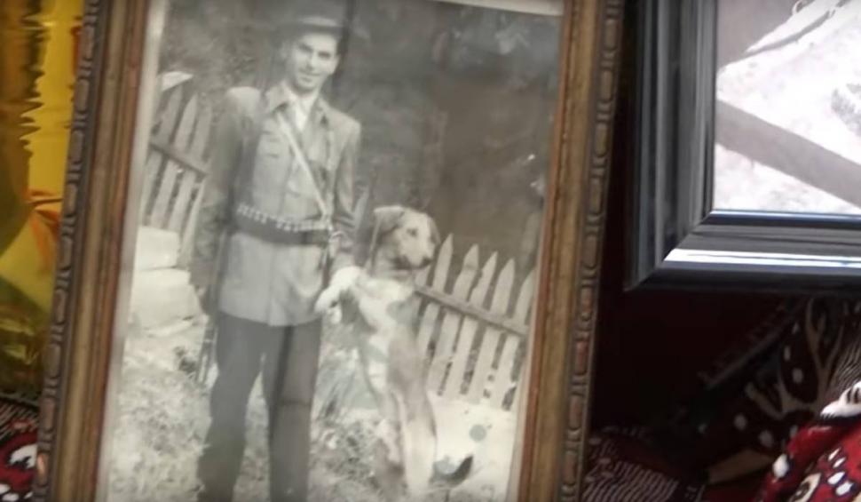 Descindere a poliţiştilor buzoieni la cel mai vechi deţinător de armă din România 766049