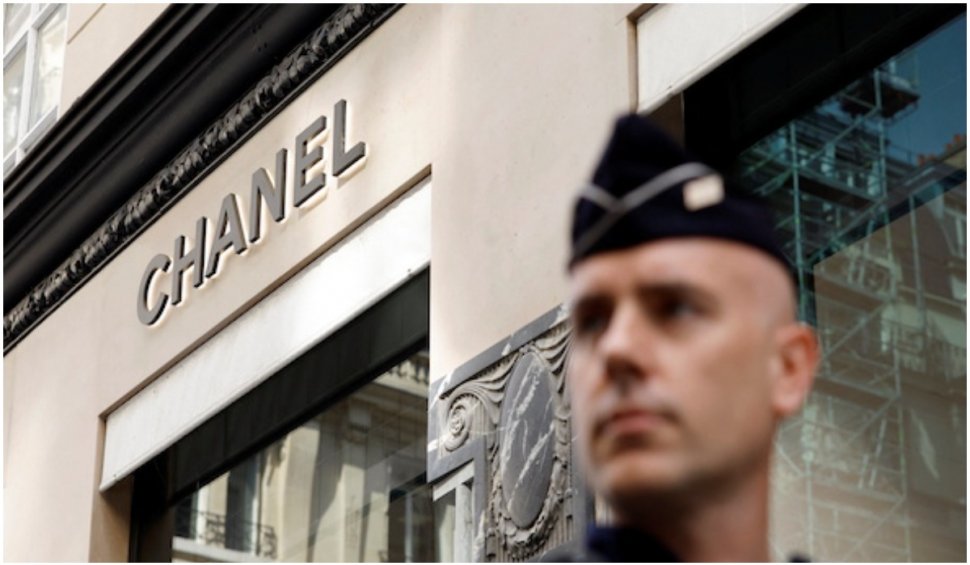 Jaf ca în filme la un magazin de bijuterii Chanel, chiar în centrul Parisului. Hoții au fugit cu motociclete, polițiștii au ajuns pe biciclete
