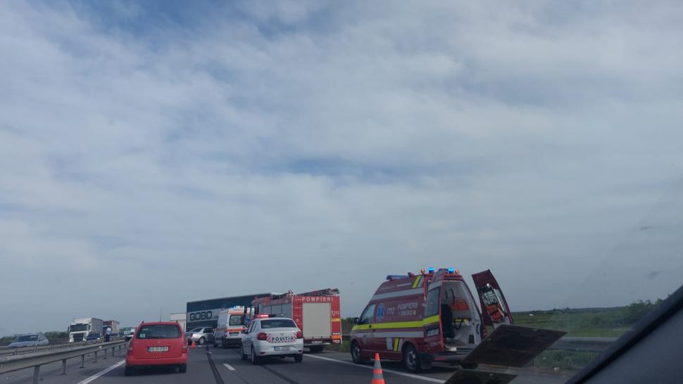 Accident pe autostrada București-Pitești. O mașină și un TIR s-au ciocnit: 2 răniți, circulație îngreunată spre Capitală 766333