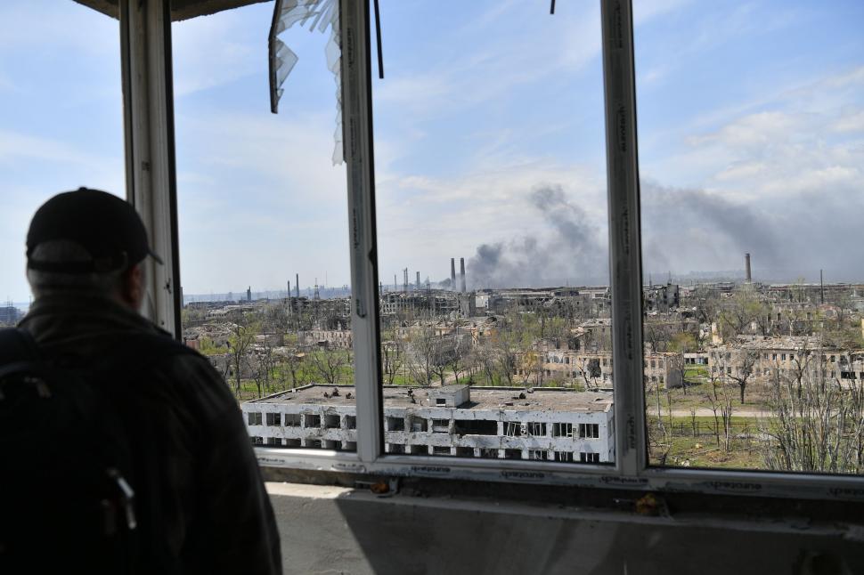 Război în Ucraina | Surpriza pregătită de liderii occidentali înainte de 9 mai | Armata rusă încearcă să-și acopere urmele la Mariupol 766164