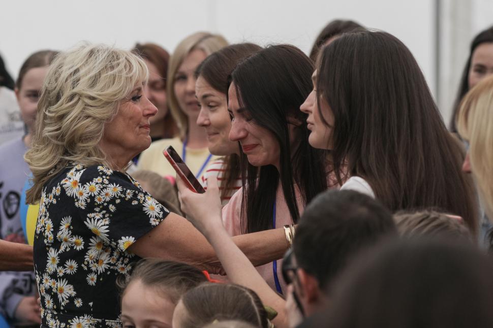 Cătălin Botezatu, verdict despre aparițiile lui Jill Biden și Carmen Iohannis 766478