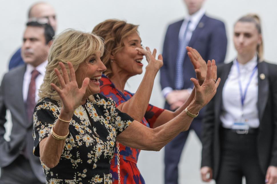 Cătălin Botezatu, verdict despre aparițiile lui Jill Biden și Carmen Iohannis 766480