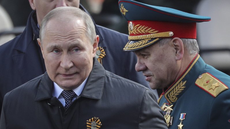 Cât costă cravata pe care a purtat-o Vladimir Putin la paradă 